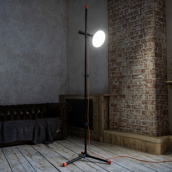 Load image into Gallery viewer, Daylight Artist Studio Lamp 2
